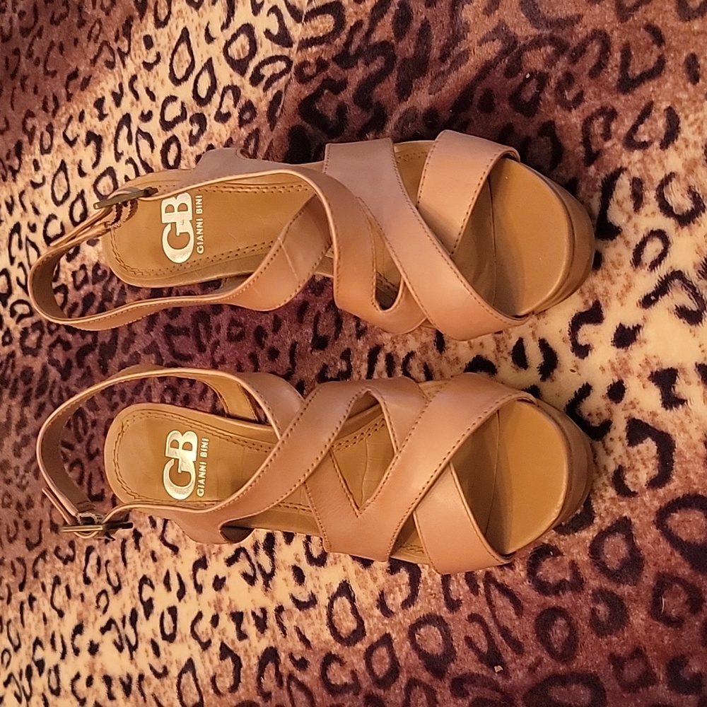 Gianni Bini wedges sandals